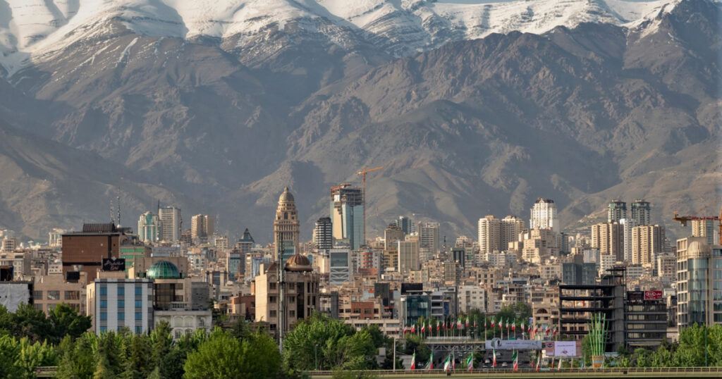 Vinstrið á að styðja sjálfsákvörðunarrétt Írans