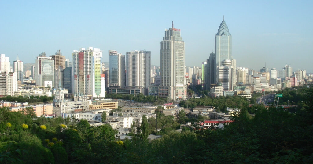 Hugmyndin um „þjóðarmorð á Úígúrum“ og veruleikinn í Xinjiang